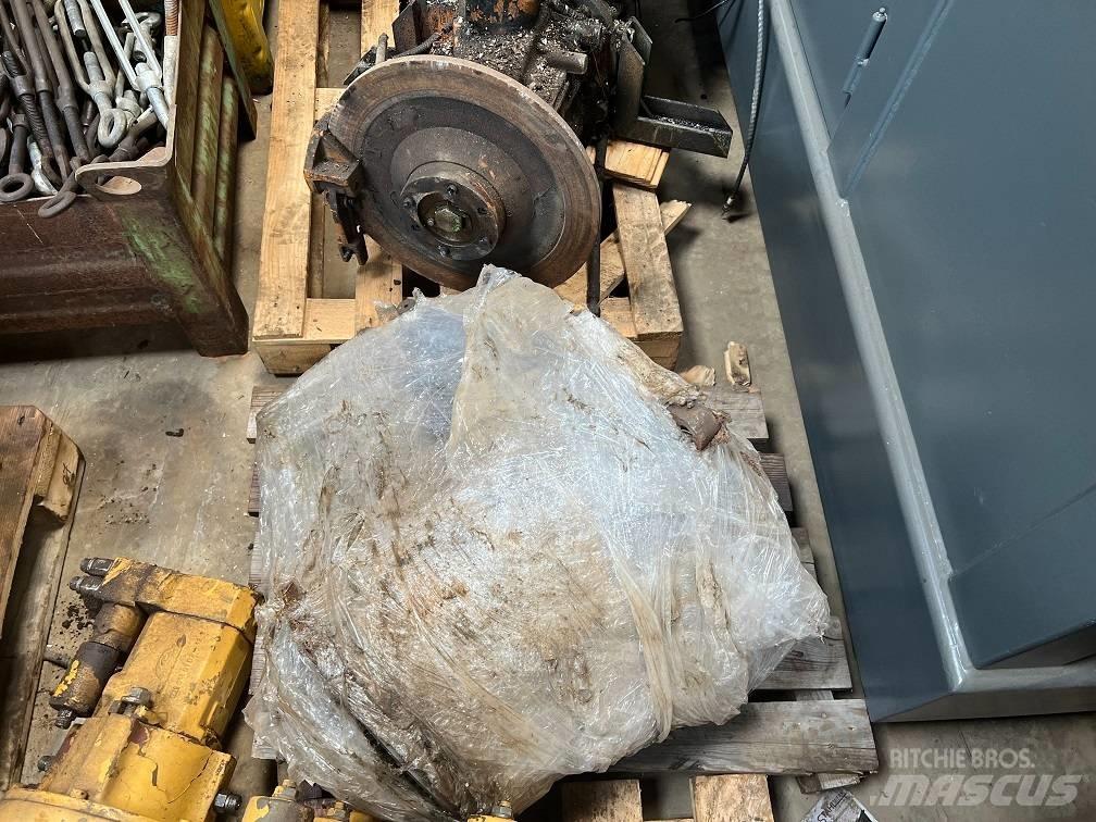 CAT 140 G gearbox Grejdery