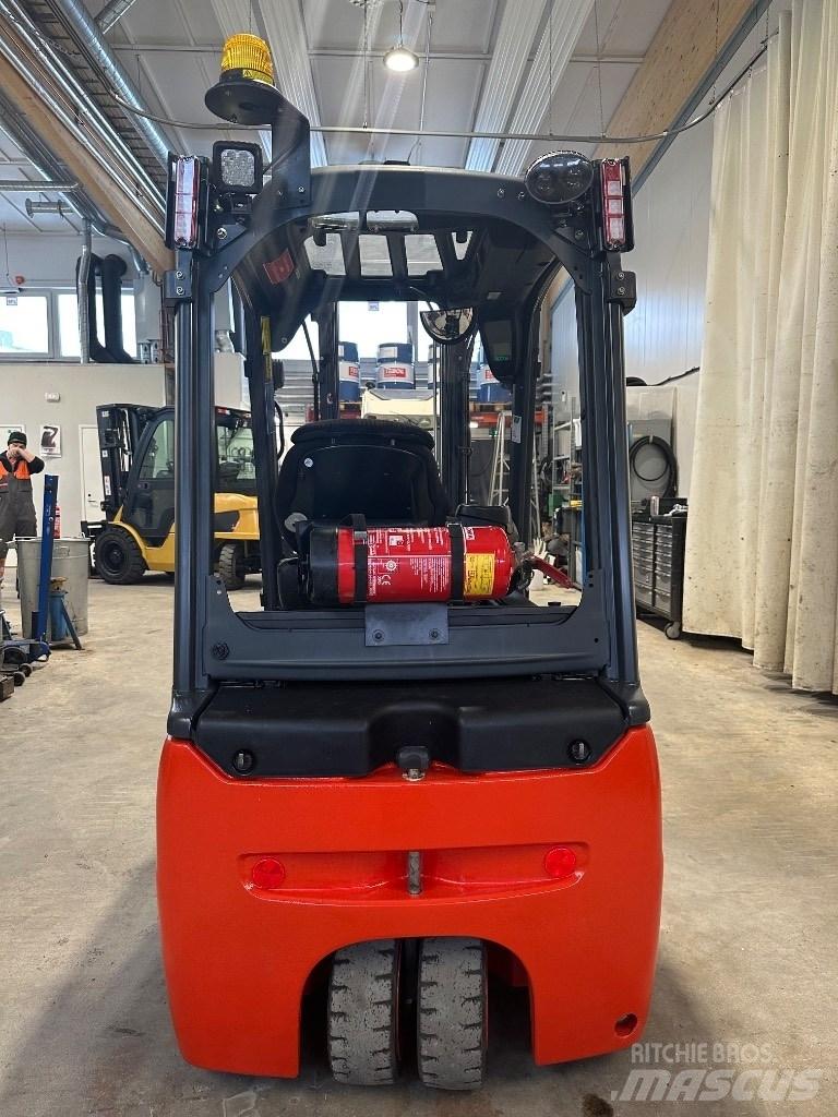 Linde E20L-02 Akumulátorové vozíky