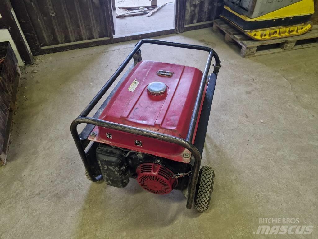 Honda ECMT7000F Benzínové generátory