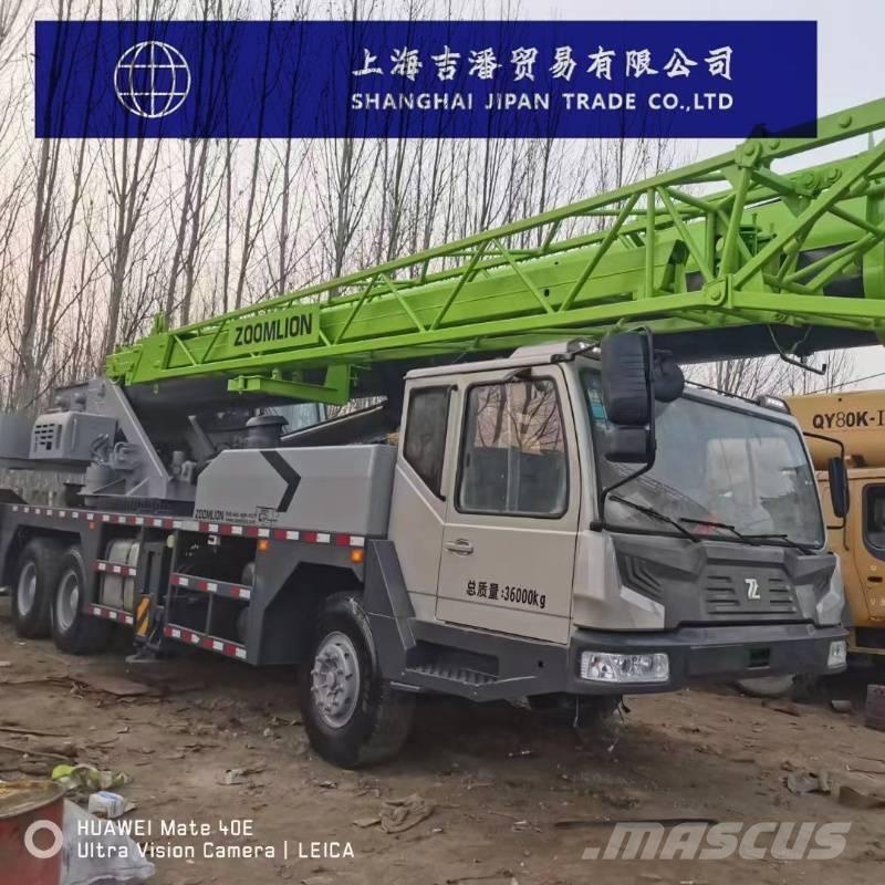 Zoomlion ZTC 550 V Univerzálne terénne žeriavy