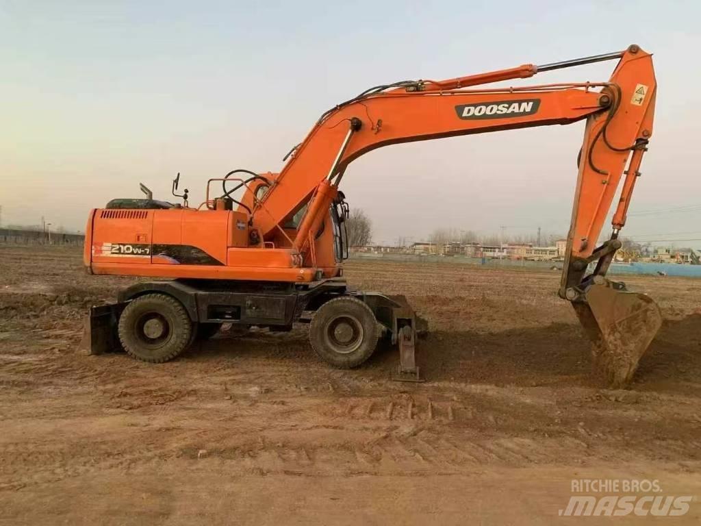 Doosan DH 210 W Kolesové rýpadlá