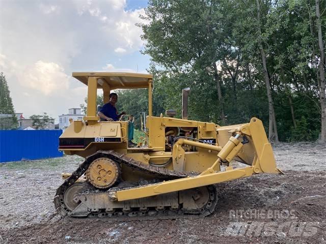 CAT D 5 H Pásové dozéry