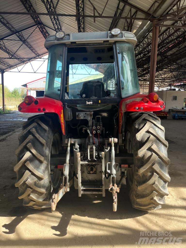 Massey Ferguson 5435 Traktory