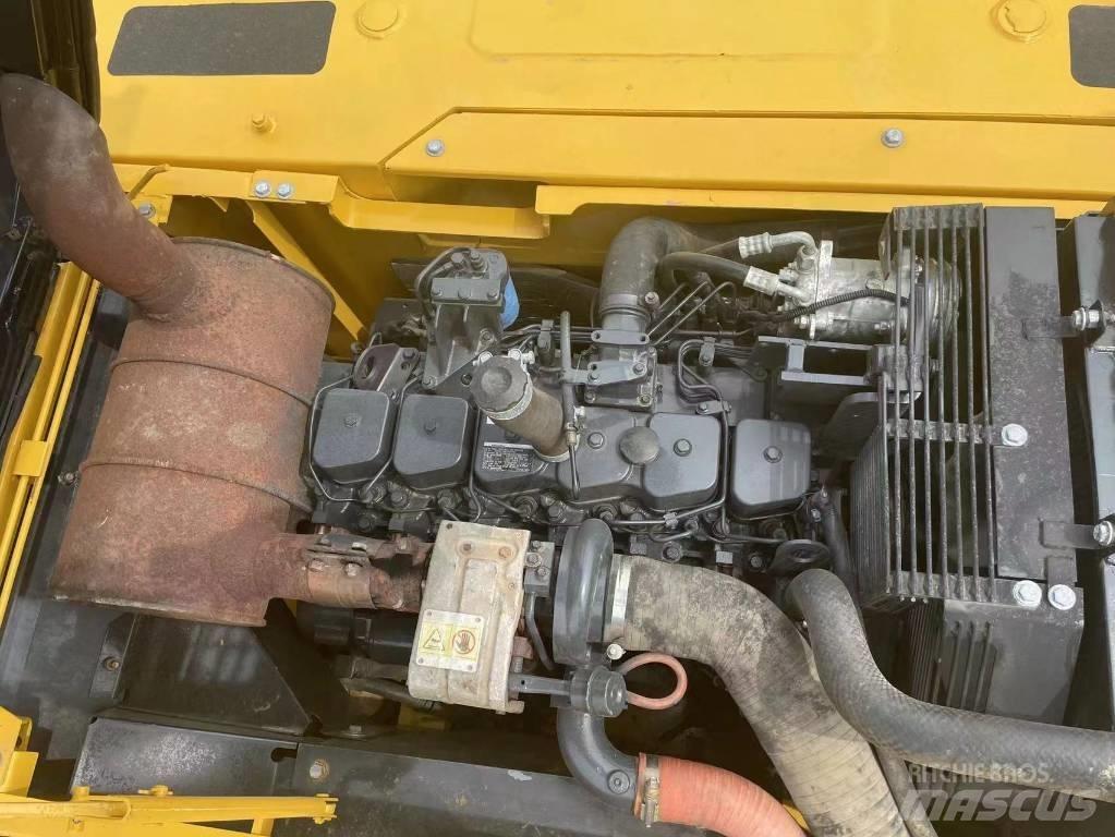 Komatsu pc220-7 Pásové rýpadlá