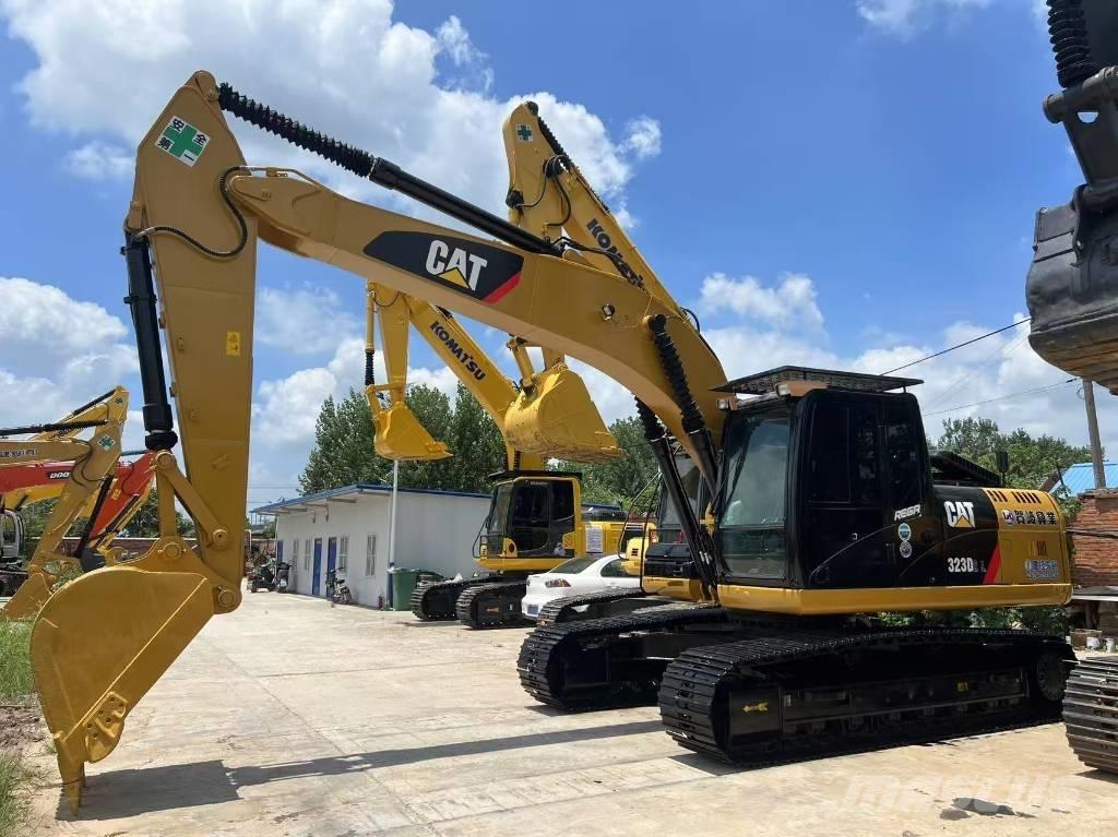 CAT 323 D Pásové rýpadlá