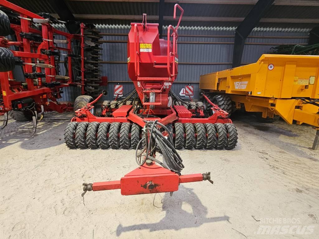 Horsch Pronto 4 DC Kombinované sejačky