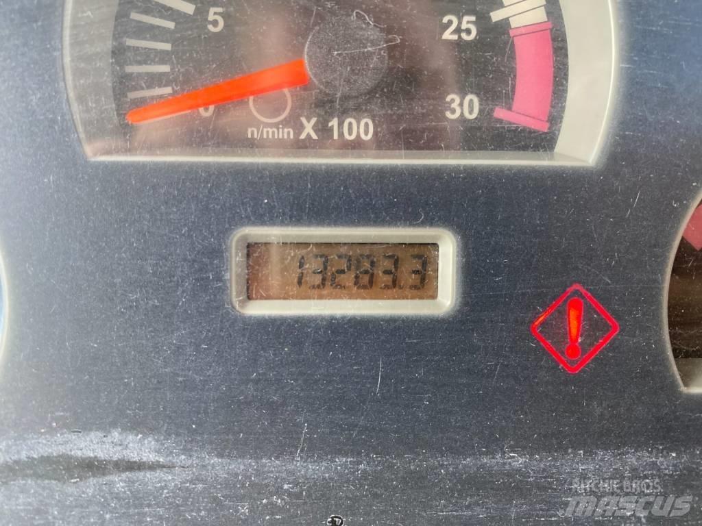 CAT 422 F TURBO Rýpadlo-nakladače