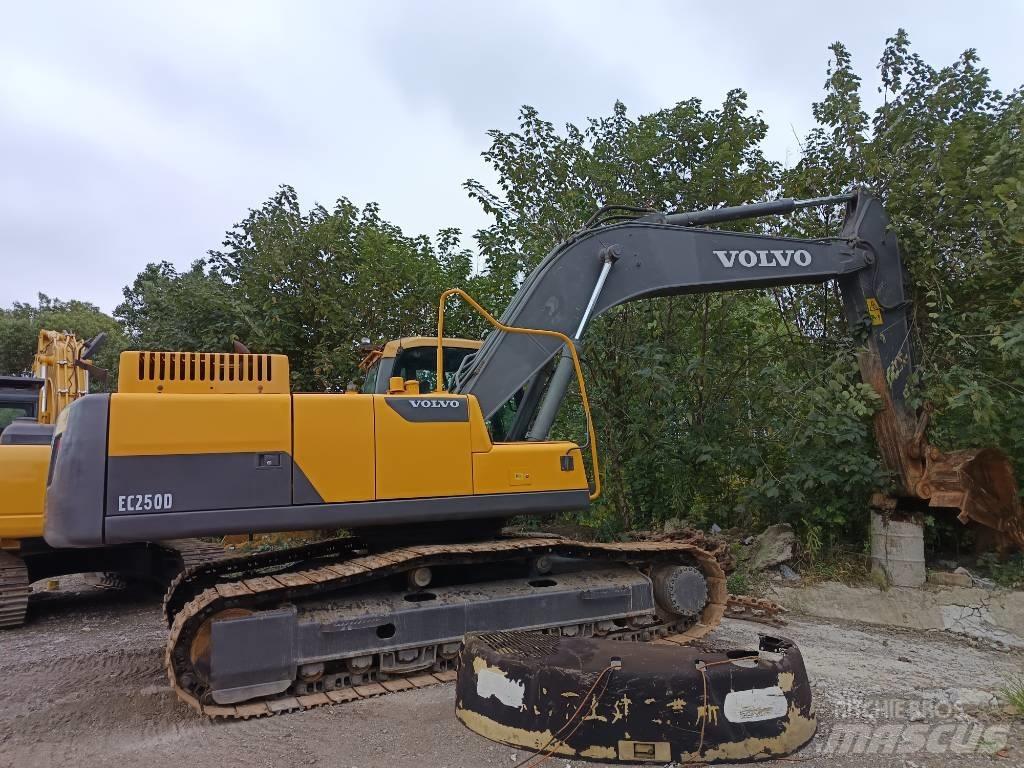 Volvo EC 250 Pásové rýpadlá