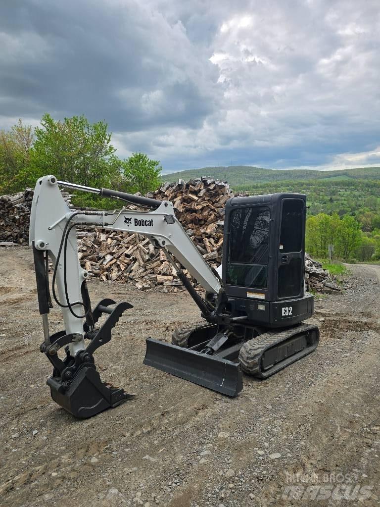 Bobcat E 32 Mini rýpadlá < 7t