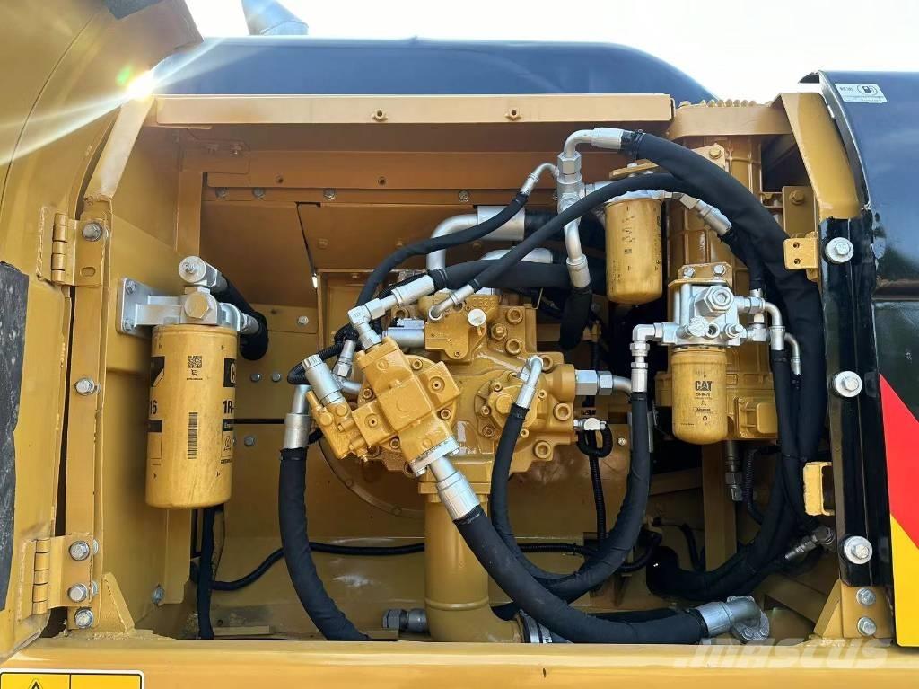 CAT 330D Pásové rýpadlá