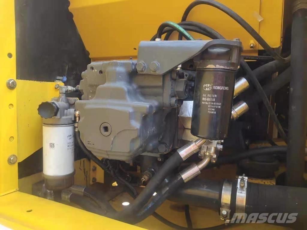 Komatsu 220-8 Pásové rýpadlá