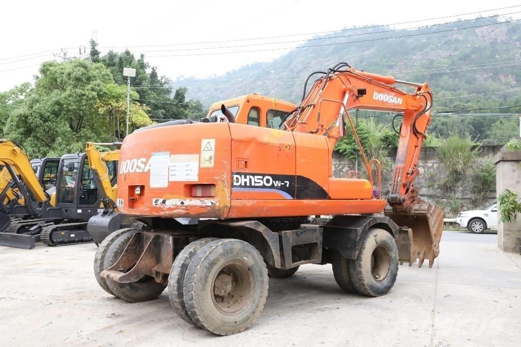 Doosan DH 150 W-7 Kolesové rýpadlá
