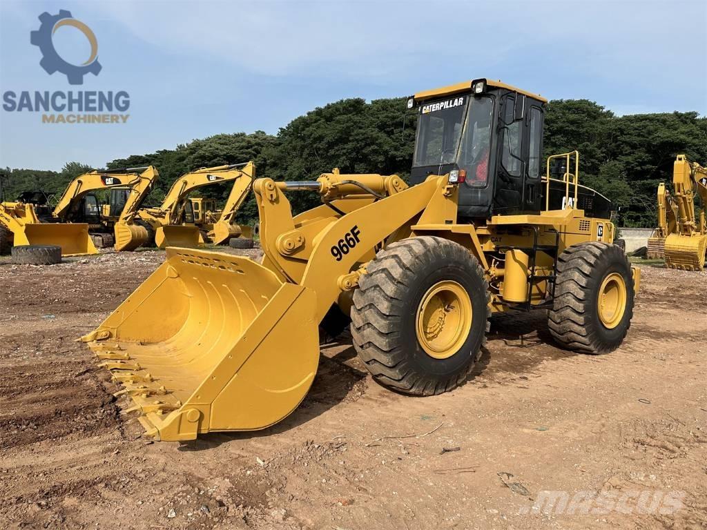 CAT 966 F Kolesové nakladače