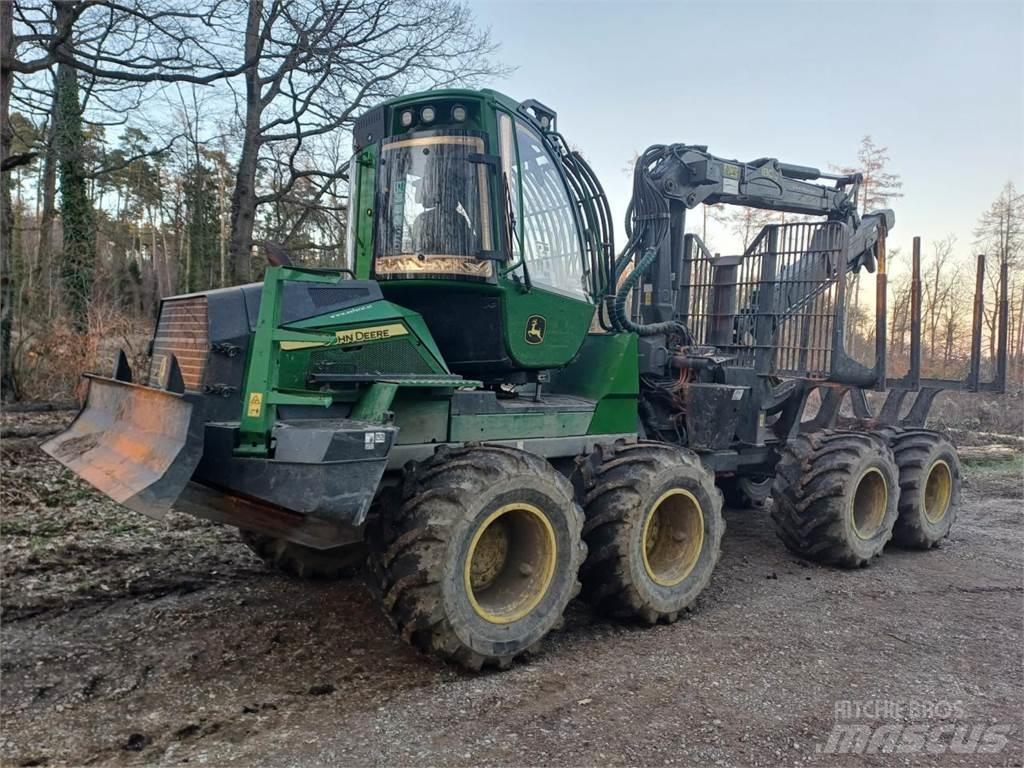 John Deere 1010 G Lesné traktory