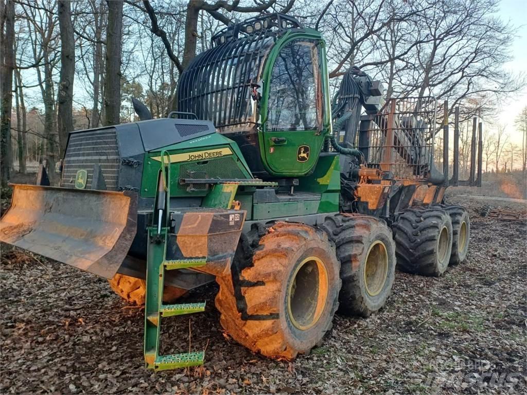 John Deere 1010 G Lesné traktory