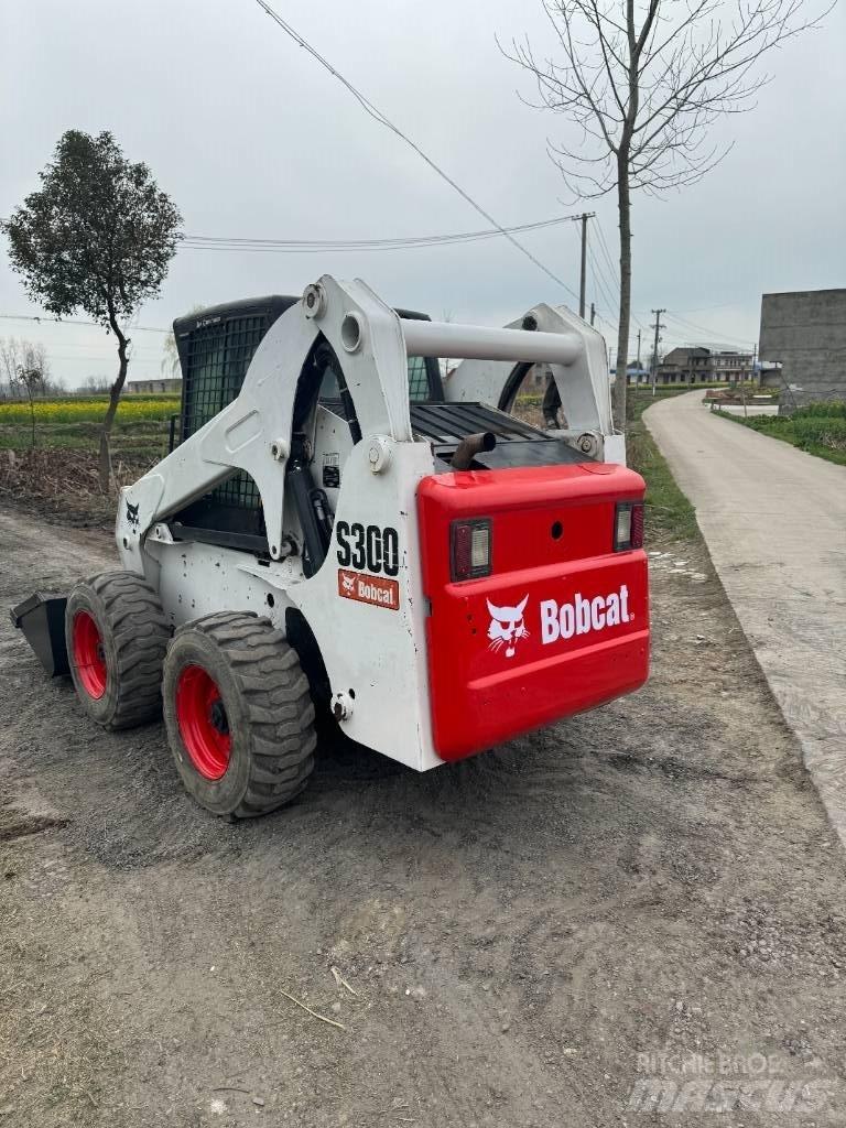 Bobcat S 300 Šmykom riadené nakladače