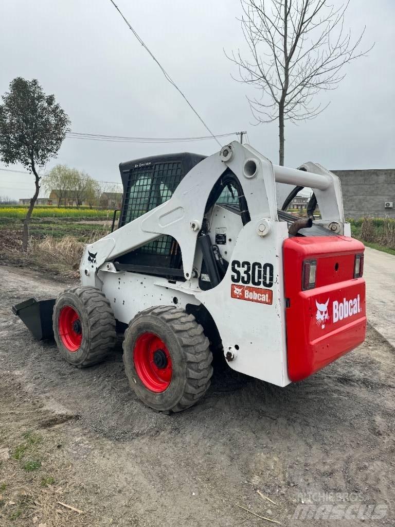 Bobcat S 300 Šmykom riadené nakladače