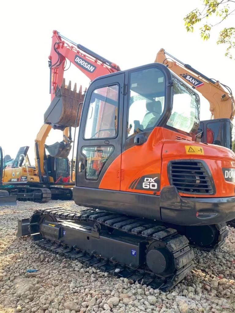 Doosan dx60 Pásové rýpadlá