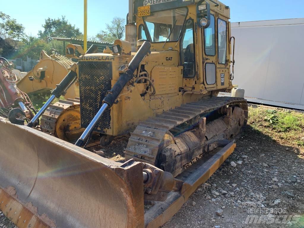 CAT D5B Pásové dozéry