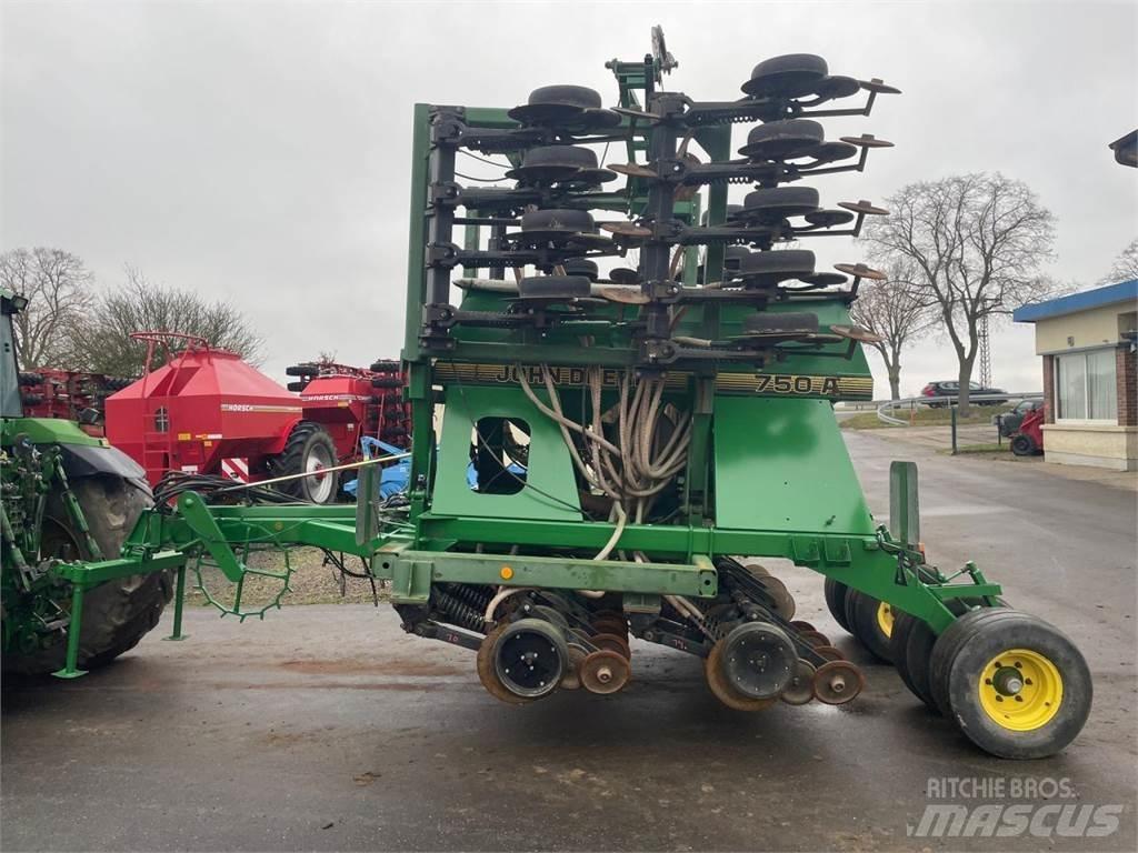 John Deere 750A 6m Presné sejačky