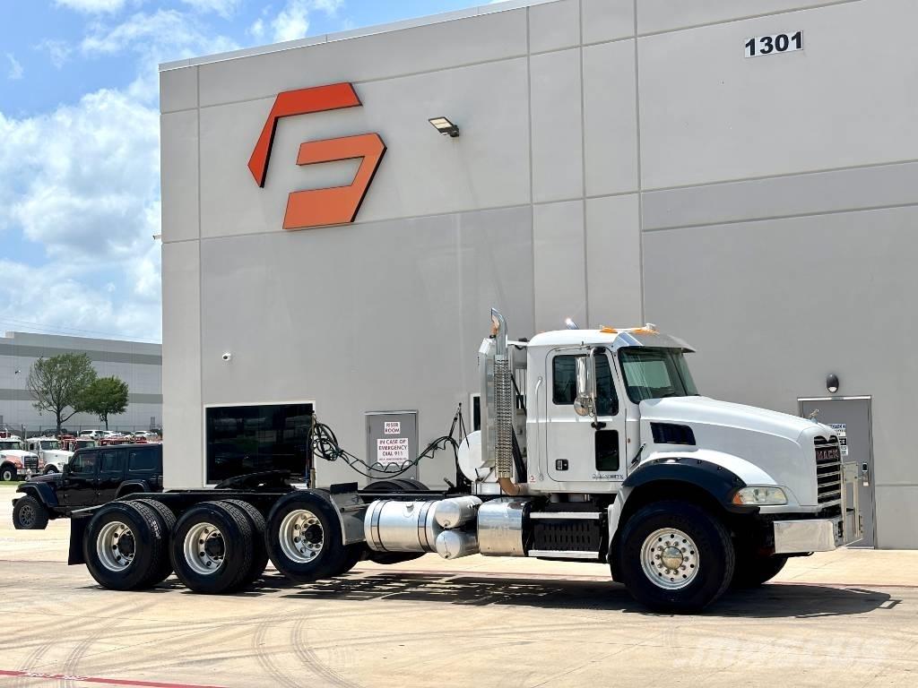 Mack Granite GU 813 Ťahače