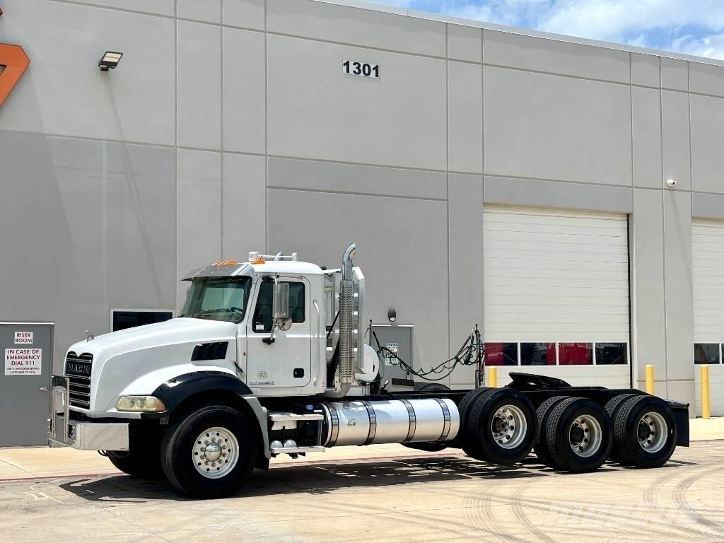 Mack Granite GU 813 Ťahače