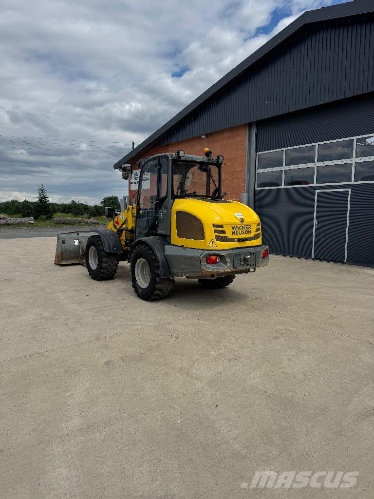 Wacker Neuson WL 44 Kolesové nakladače