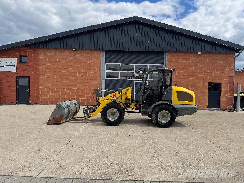 Wacker Neuson WL 44 Kolesové nakladače