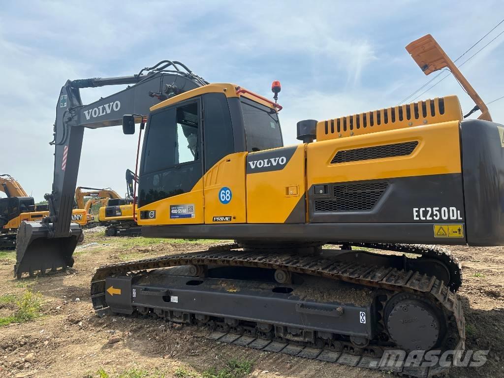 Volvo EC 250 D Pásové rýpadlá
