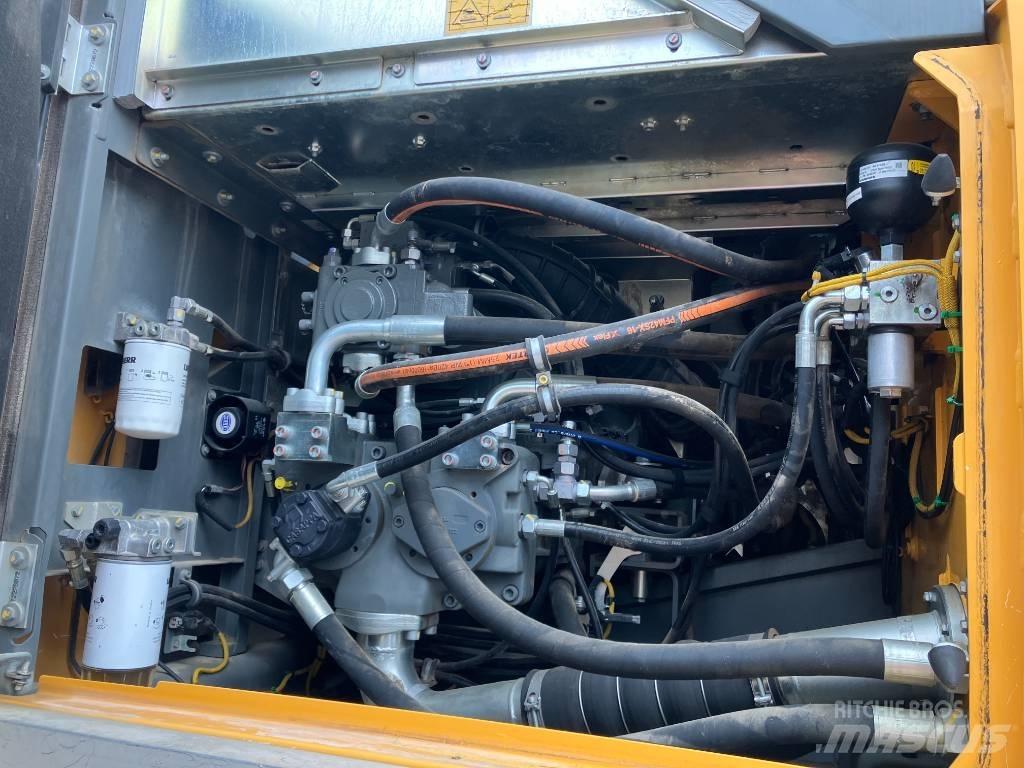 Liebherr R 945 Pásové rýpadlá