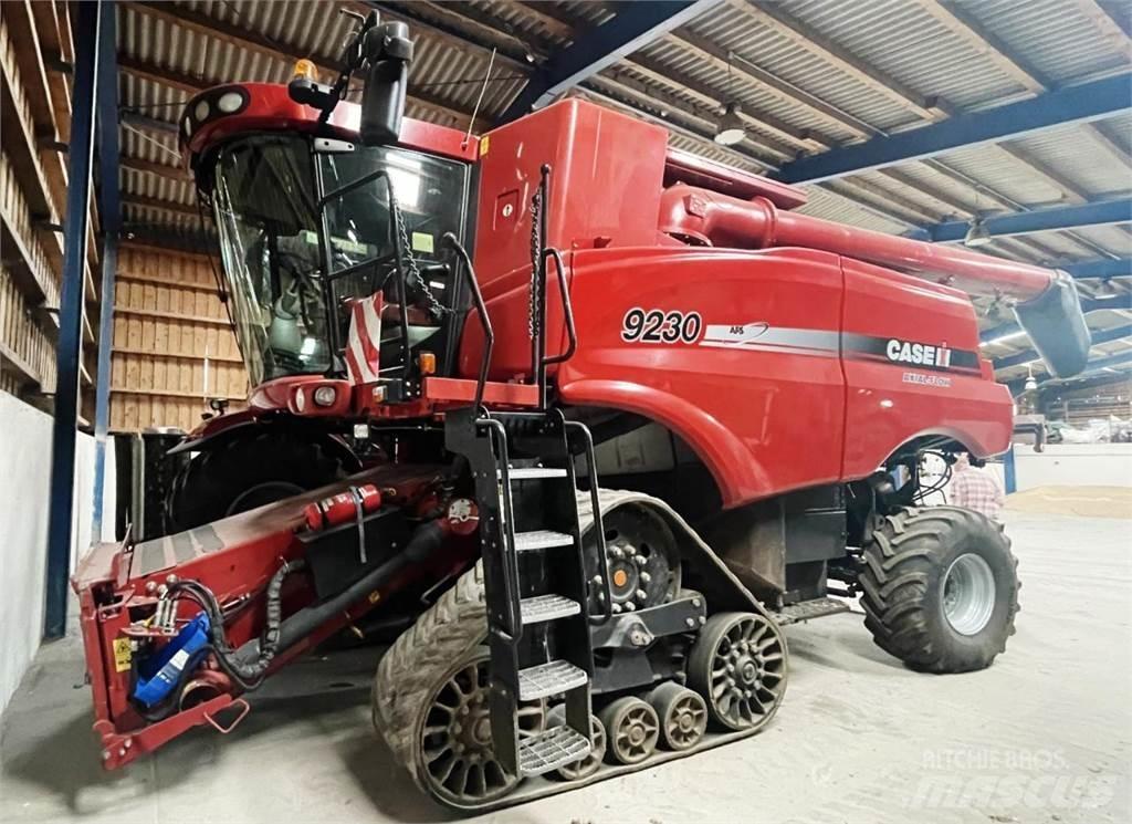 Case IH 9230 Kombinované zberacie stroje