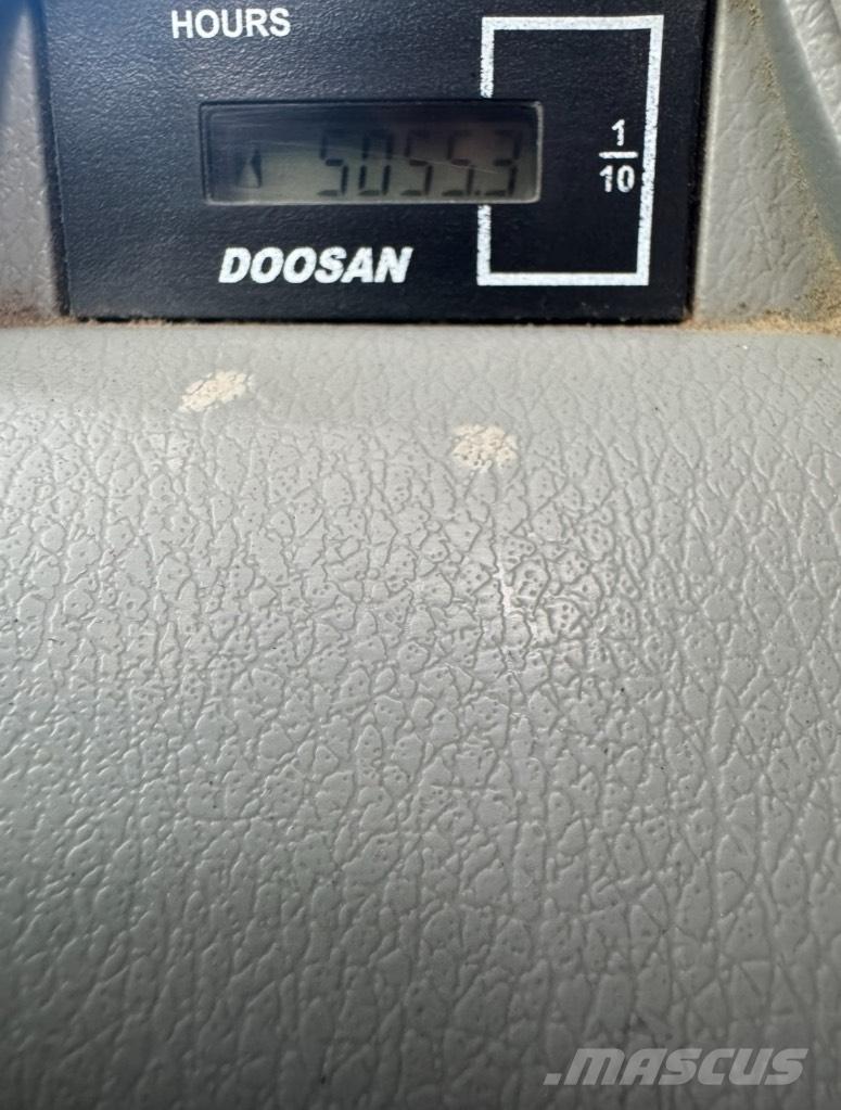 Doosan DX 140 W Kolesové rýpadlá