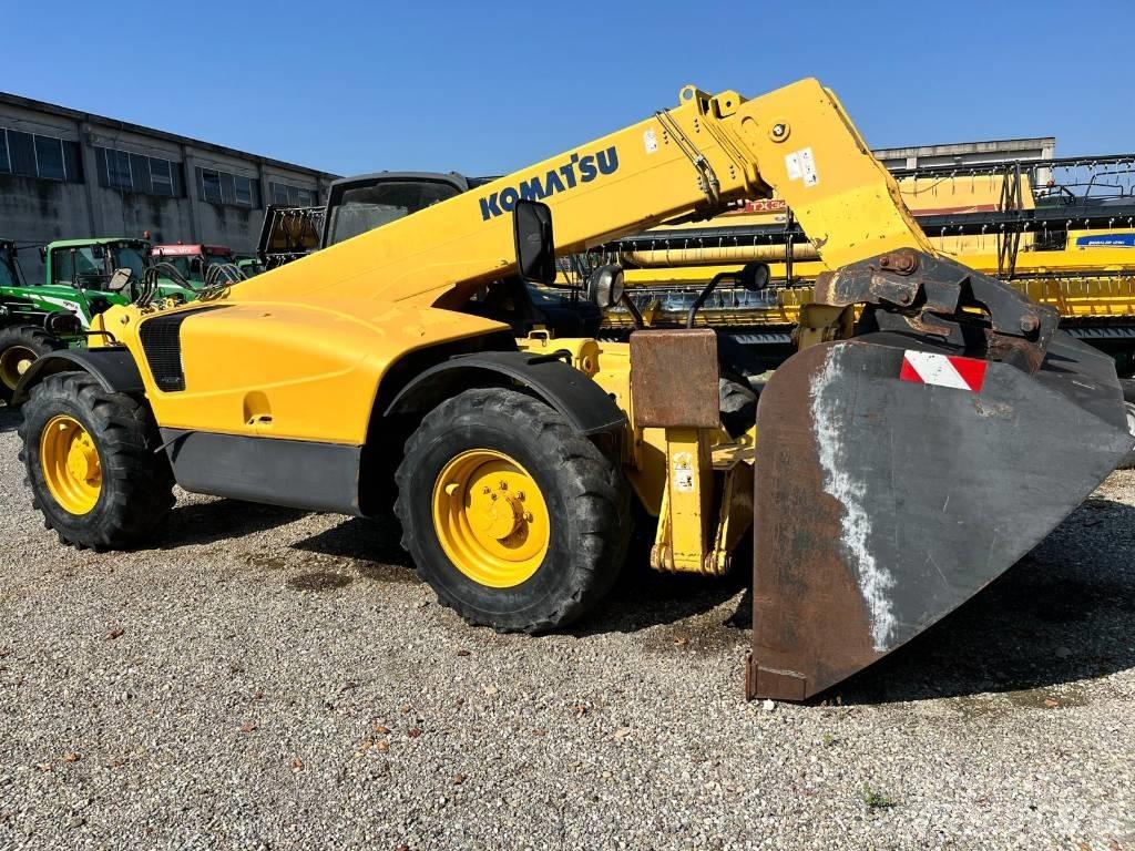 Komatsu WH 713 Teleskopické manipulátory