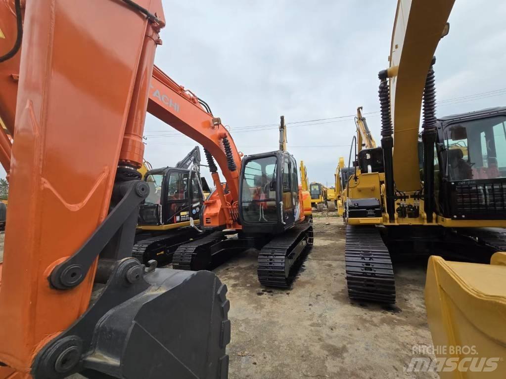 Hitachi ZX 135 US Pásové rýpadlá