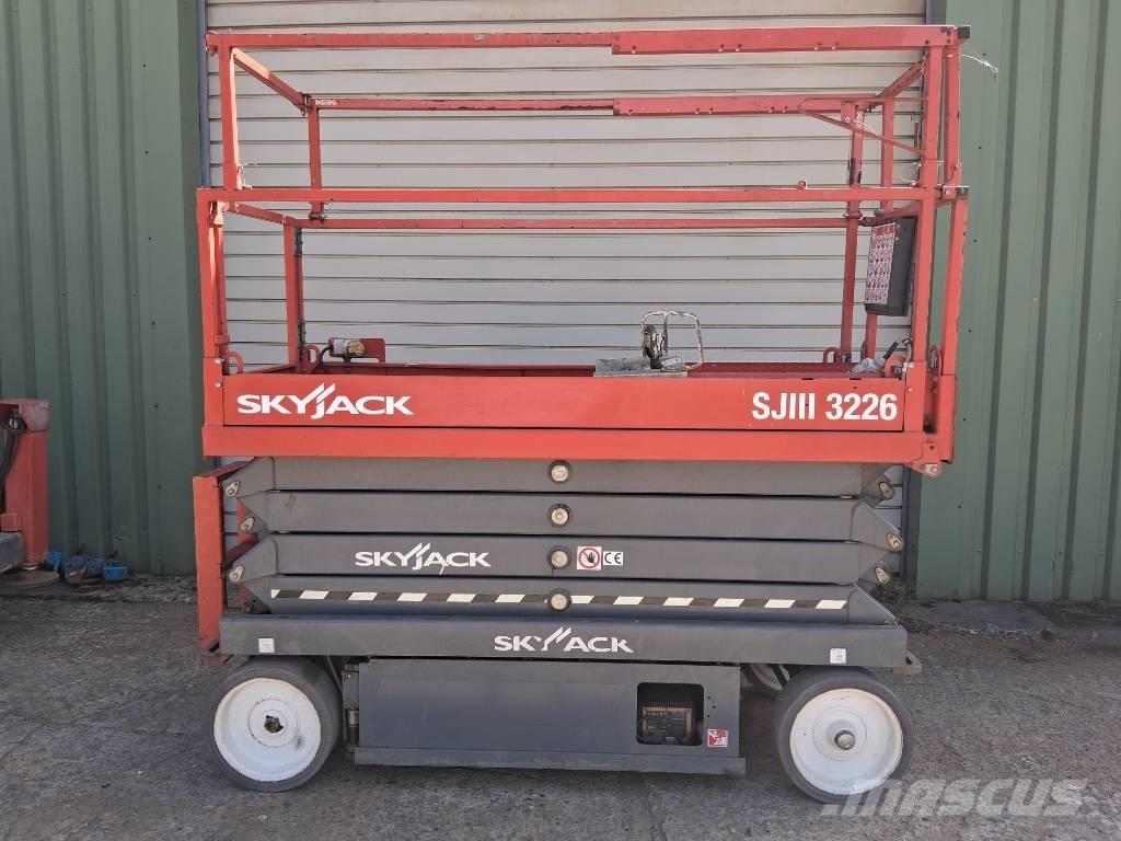 SkyJack SJ III 3226 Nožnicové zdvíhacie plošiny