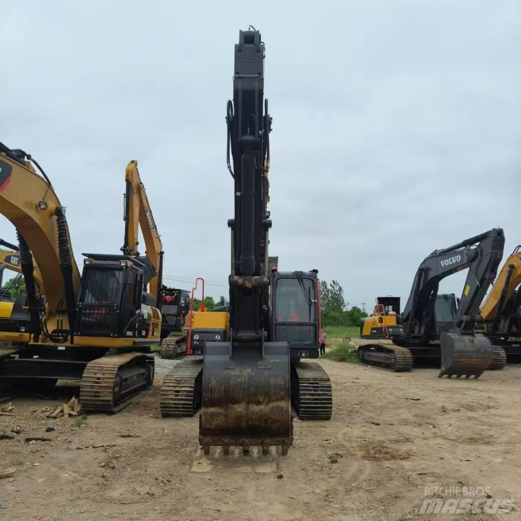 Volvo EC 240 Pásové rýpadlá