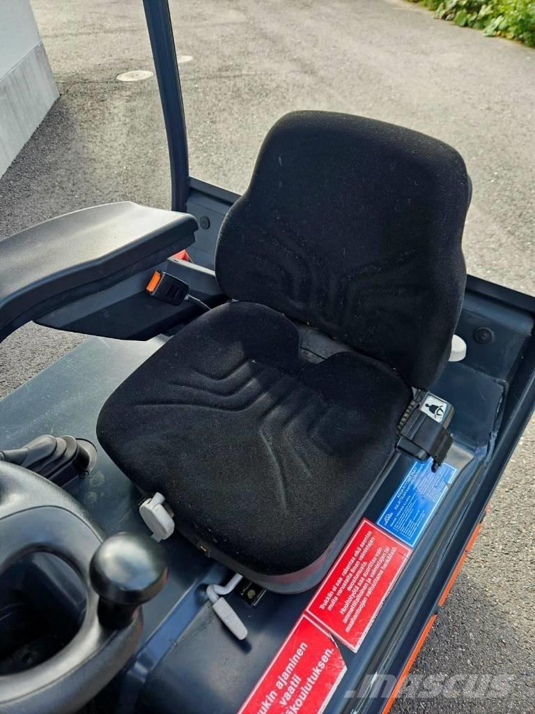 Linde E 16 C-02 Akumulátorové vozíky