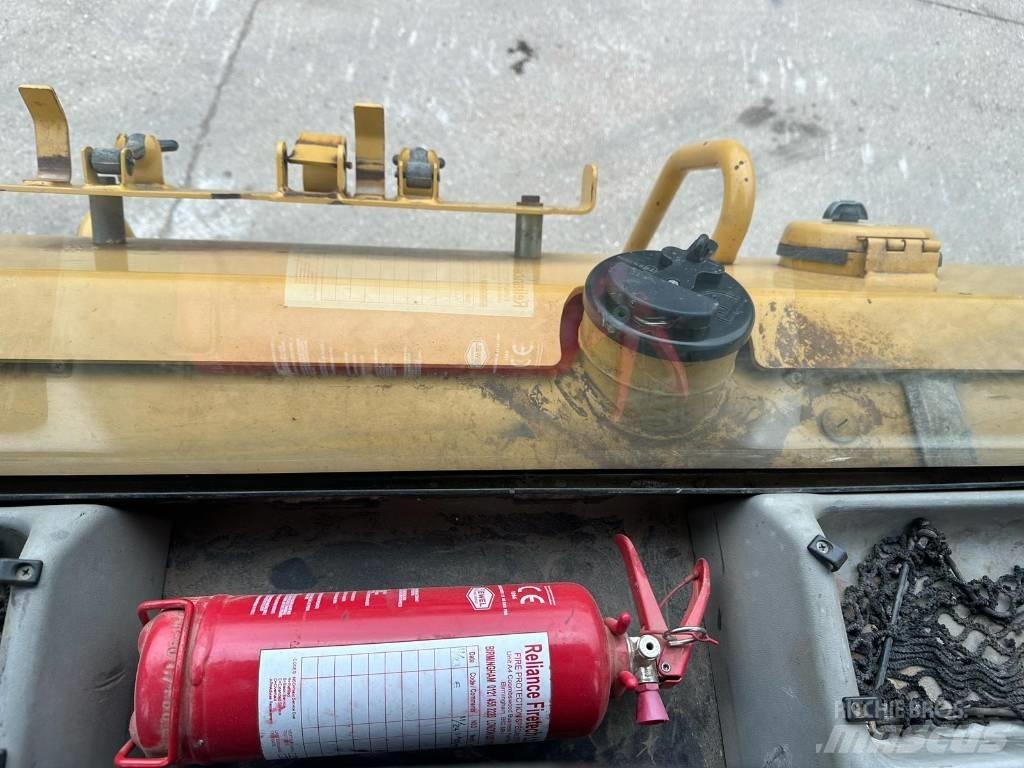 CAT D 6 N LGP Pásové dozéry