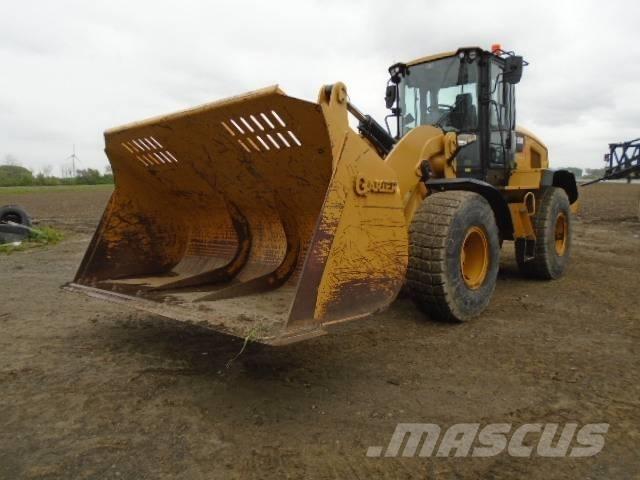 CAT 938M Kolesové nakladače