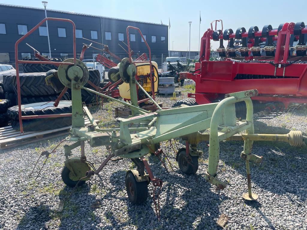 CLAAS W 600 Obracače a zhrabovače sena