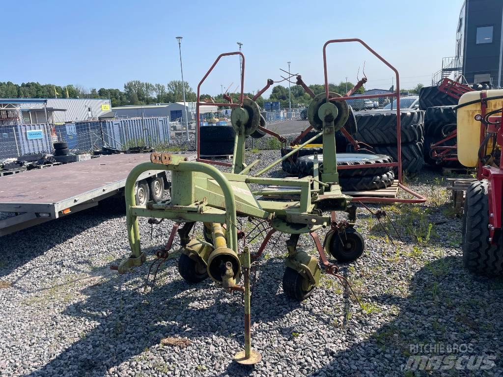 CLAAS W 600 Obracače a zhrabovače sena