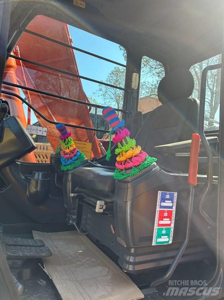 Hitachi ZX 120 Midi rýpadlá 7 t - 12 t