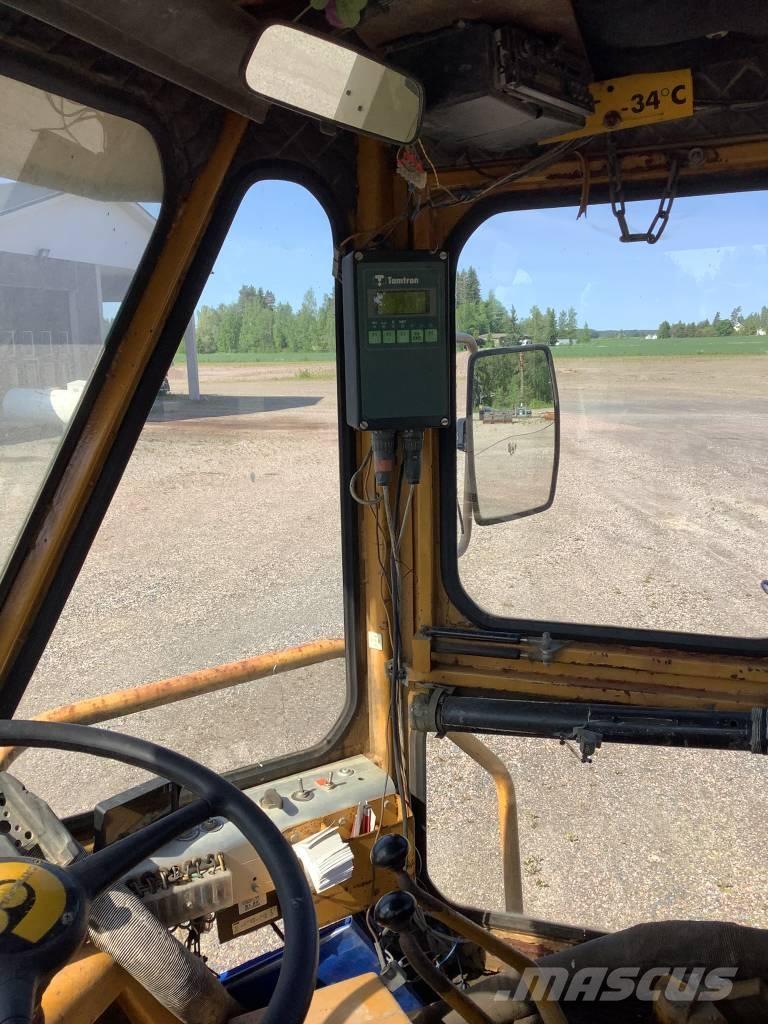 CAT 966 C Kolesové nakladače