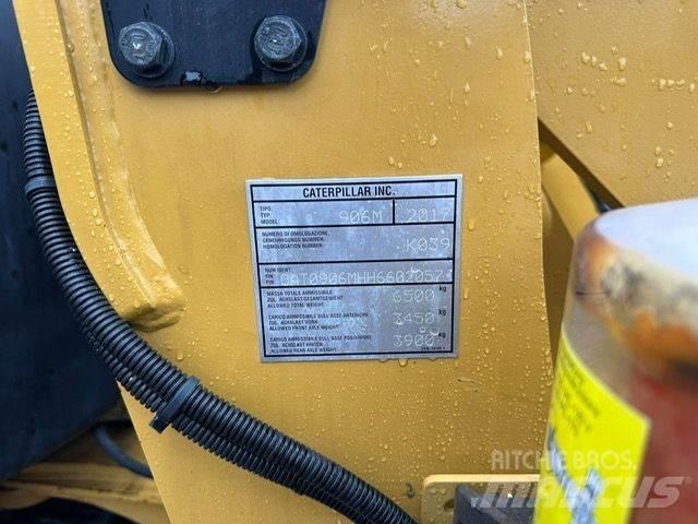 CAT  906M Kolesové nakladače