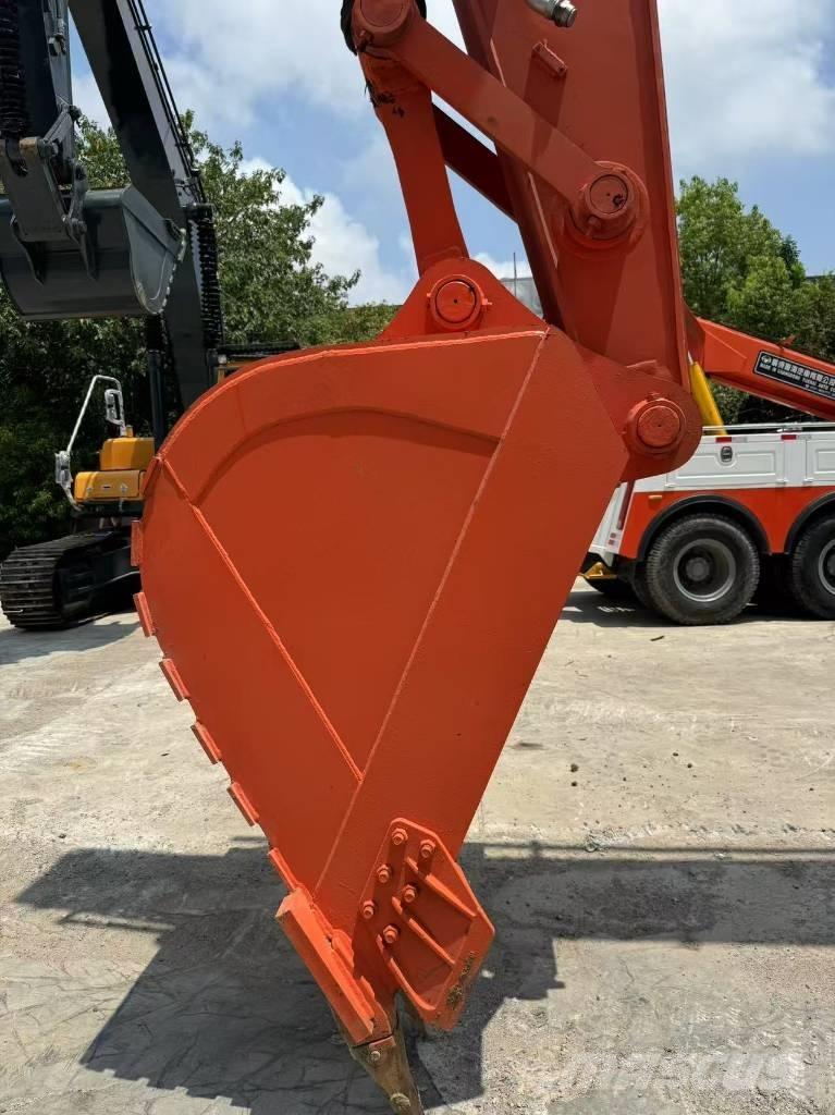 Hitachi ZX350H Pásové rýpadlá