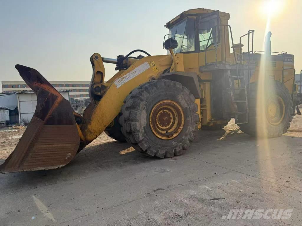 Komatsu WA 600-3 Kolesové nakladače