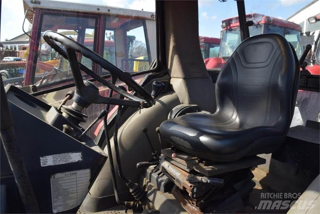 Case IH 844 XL Traktory