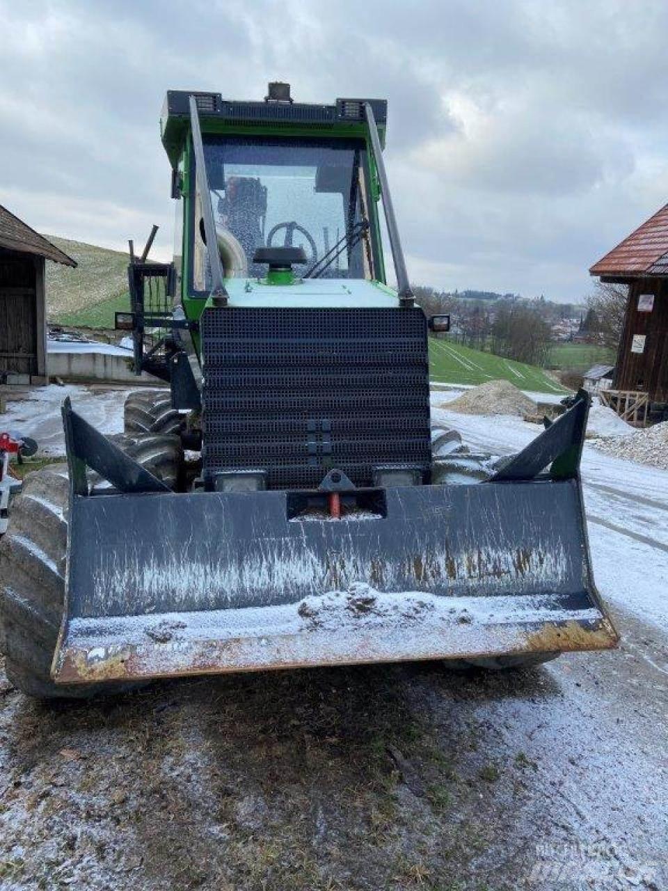 Noe NF 210-8 R Lesné traktory