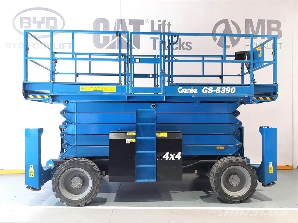 Genie GS5390RT Nožnicové zdvíhacie plošiny