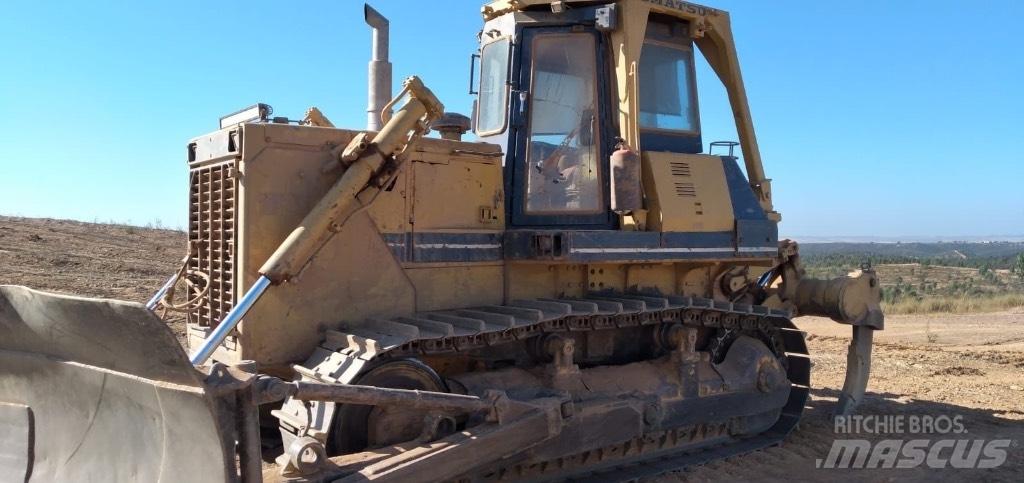 Komatsu D 85 E-21 Pásové dozéry